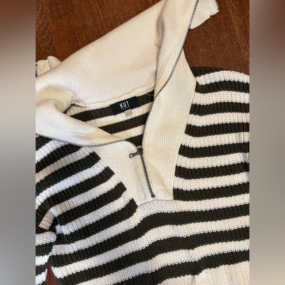 Kut from the Kloth Noley Quarter Zip Sweater - Off White/Olive - Small - Picture 5 of 8